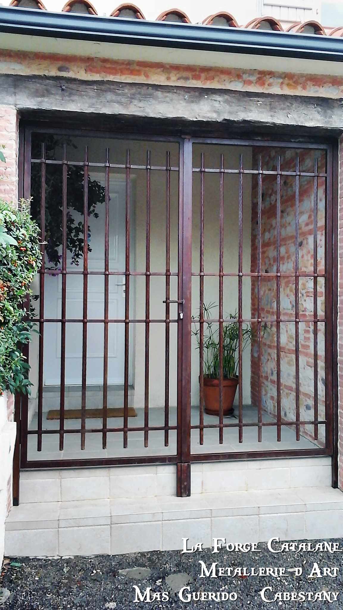 grille articulee 2 vantaux traverses renflees rouille fer Forge Catalane Cabestany.jpg